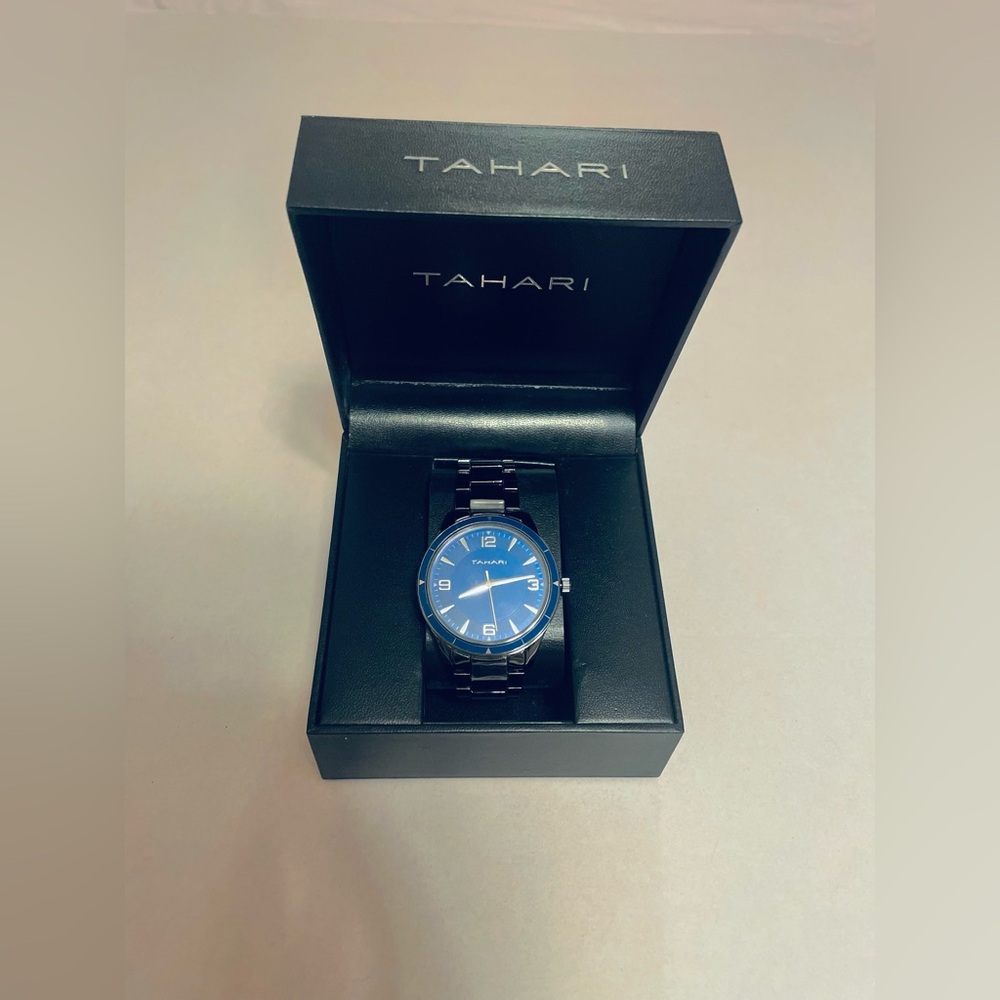 New Men’s Elegant Tahari Men's Stainless Steel Watch Clasp Blue Dial 4 Numbers